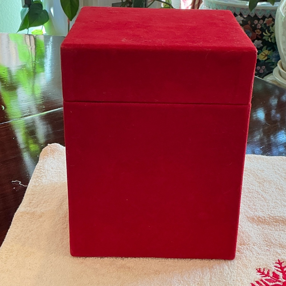 Red Velvet Storage Box - Picture 2 of 10